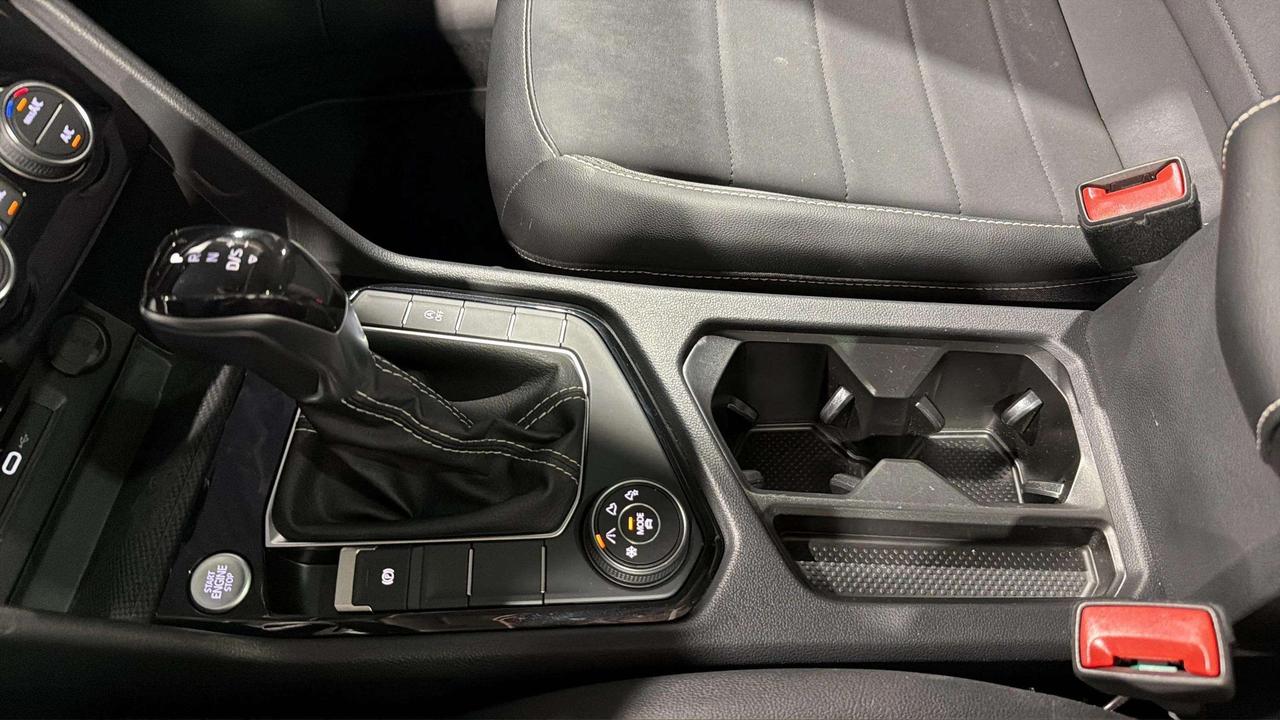 2022 Volkswagen Taos COMFORTLINE | AWD |  CLEAN CARFAX| PANO | CARPLAY| Photo