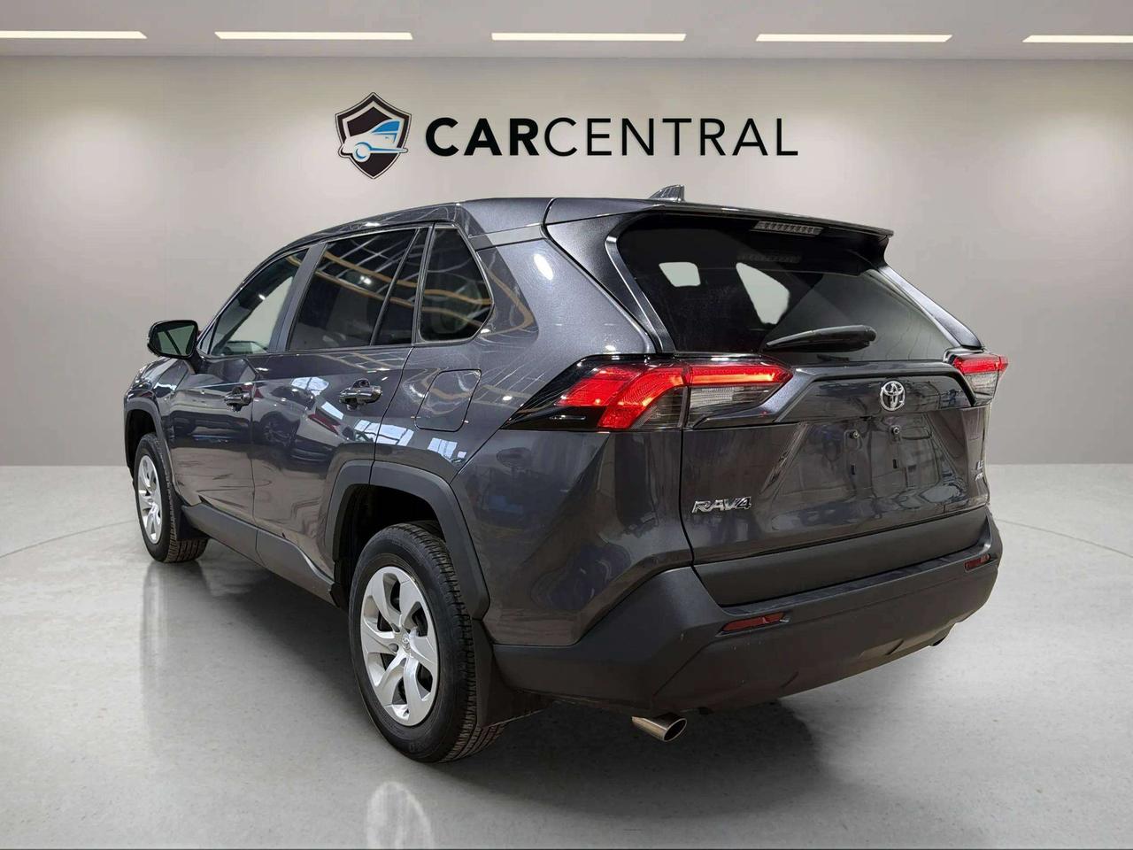 2023 Toyota RAV4 LE | AWD | CLEAN CARFAX | CARPLAY | Photo