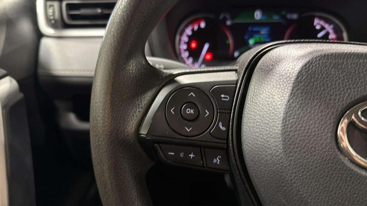 2023 Toyota RAV4 LE | AWD | CLEAN CARFAX | CARPLAY | Photo