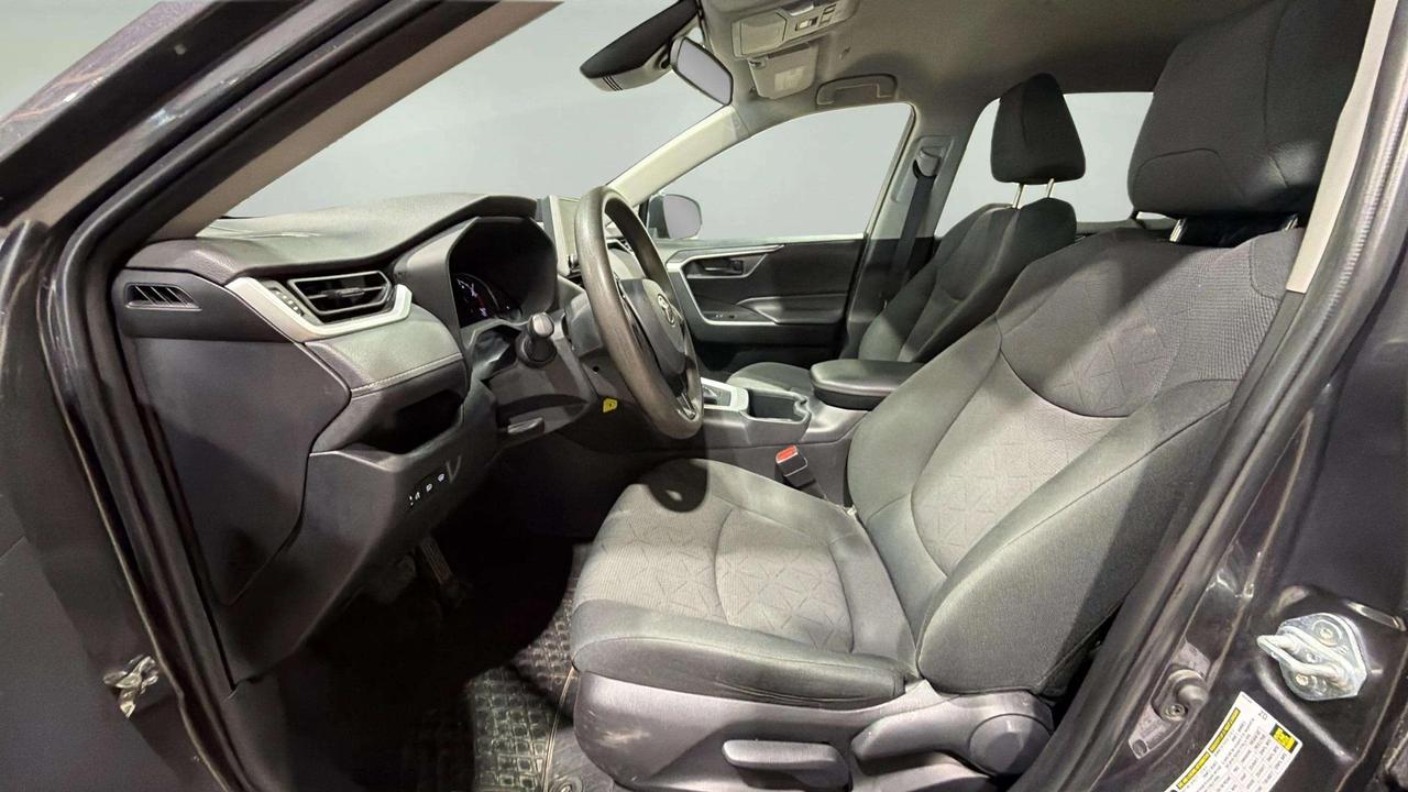 2023 Toyota RAV4 LE | AWD | CLEAN CARFAX | CARPLAY | Photo