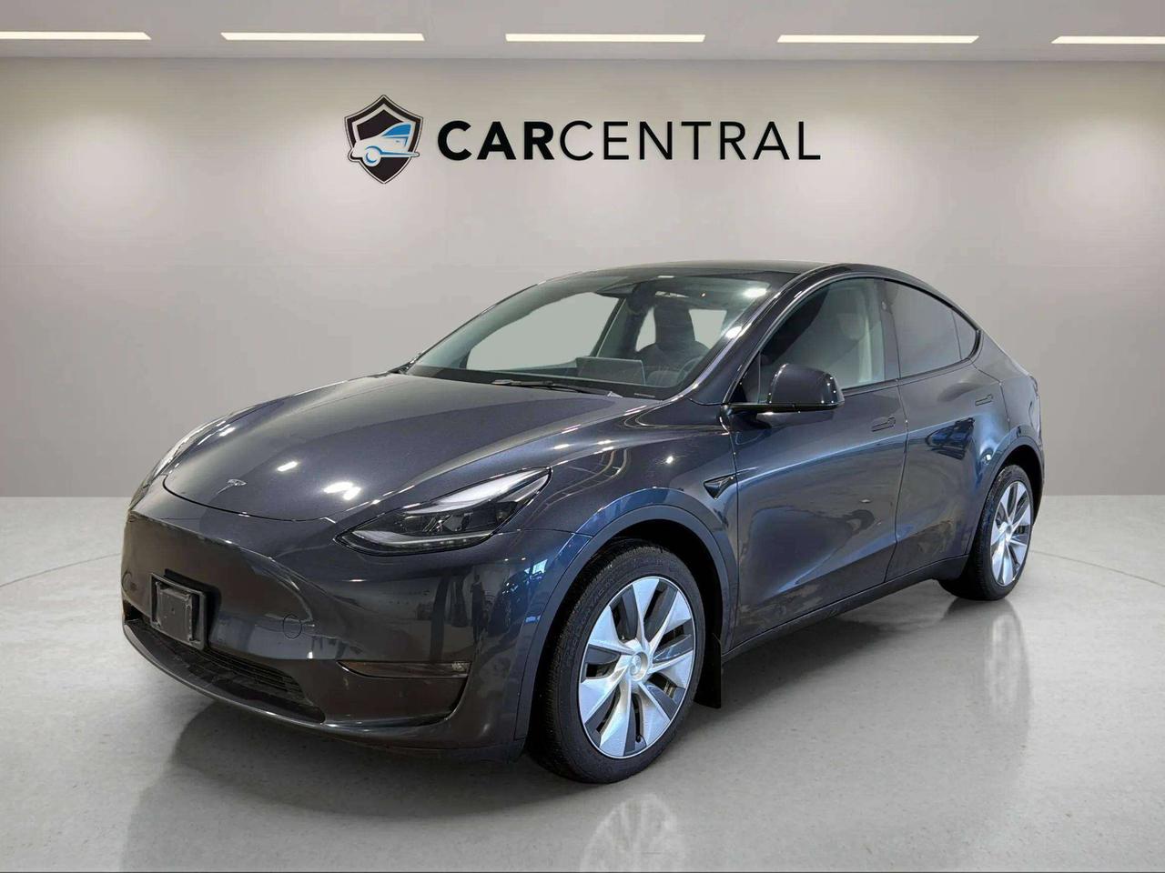 2024 Tesla Model Y LONG RANGE | CLEAN CARFAX|  GLASS ROOF | AWD Photo