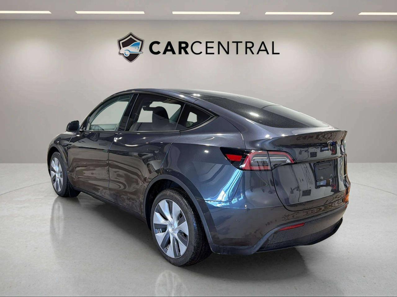 2024 Tesla Model Y LONG RANGE | CLEAN CARFAX|  GLASS ROOF | AWD Photo