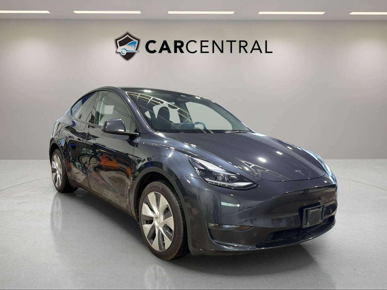 2024 Tesla Model Y LONG RANGE | CLEAN CARFAX|  GLASS ROOF | AWD Photo