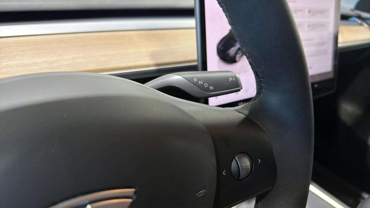 2024 Tesla Model Y LONG RANGE | CLEAN CARFAX|  GLASS ROOF | AWD Photo