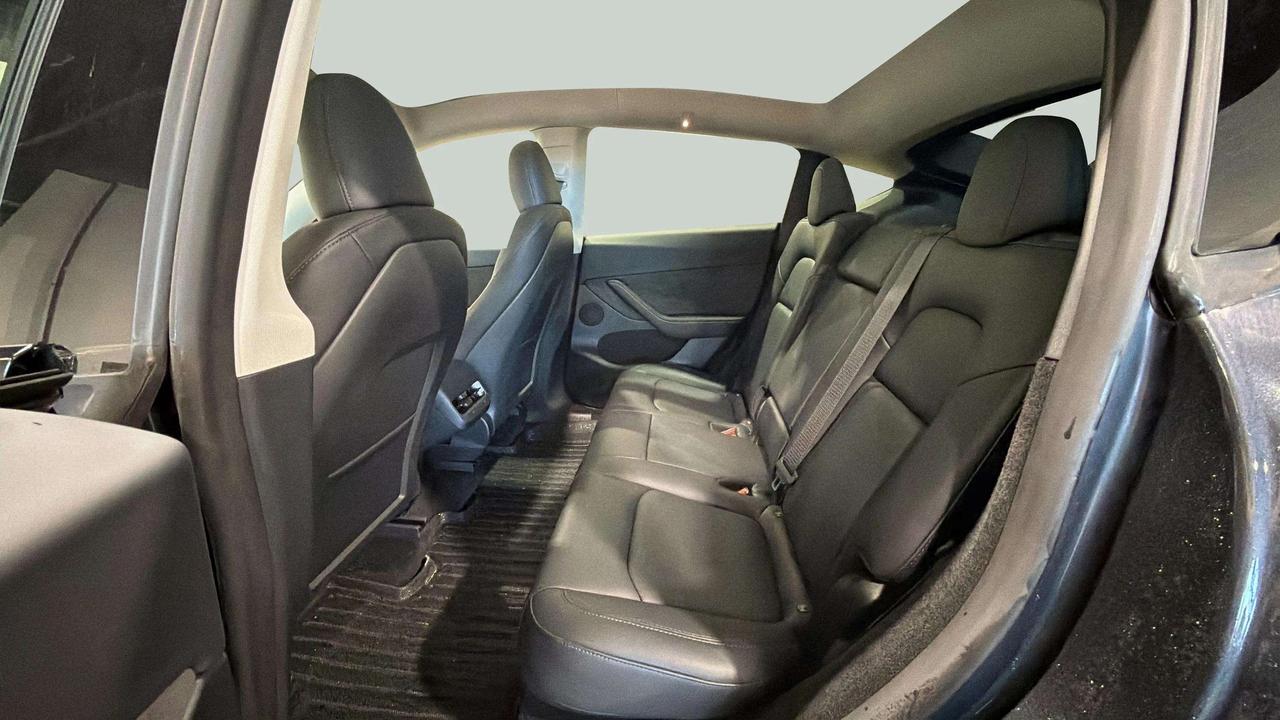 2024 Tesla Model Y LONG RANGE | CLEAN CARFAX|  GLASS ROOF | AWD Photo