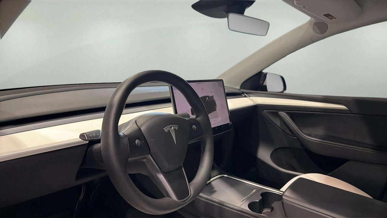 2024 Tesla Model Y LONG RANGE | CLEAN CARFAX |1 OWNER | GLASS ROOF | Photo