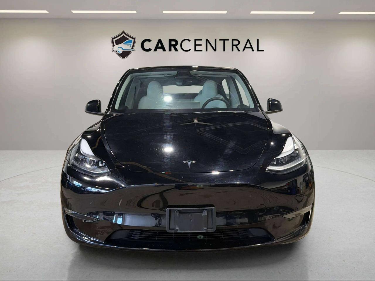 2024 Tesla Model Y LONG RANGE | CLEAN CARFAX |1 OWNER | GLASS ROOF | Photo