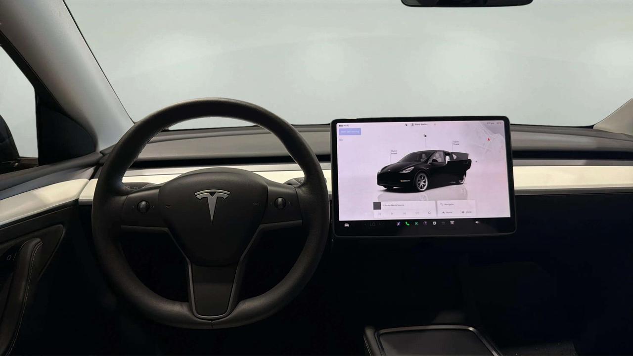 2024 Tesla Model Y LONG RANGE | CLEAN CARFAX |1 OWNER | GLASS ROOF | Photo