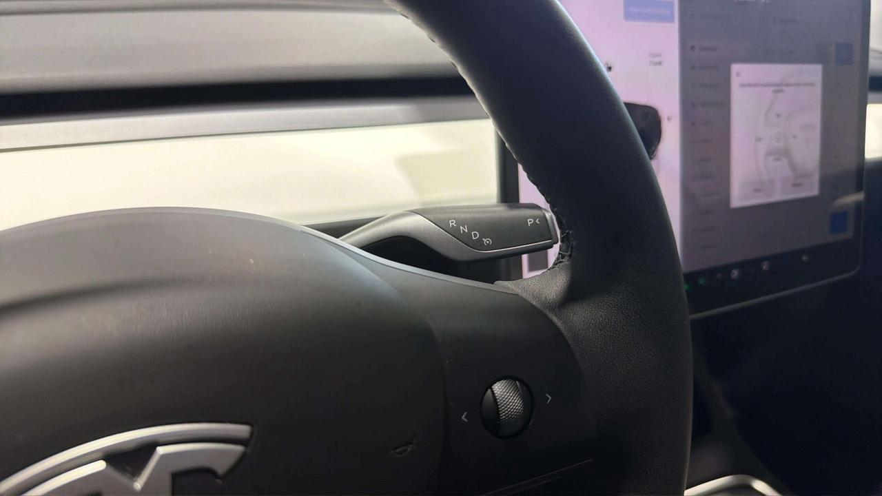 2024 Tesla Model Y LONG RANGE | CLEAN CARFAX |1 OWNER | GLASS ROOF | Photo