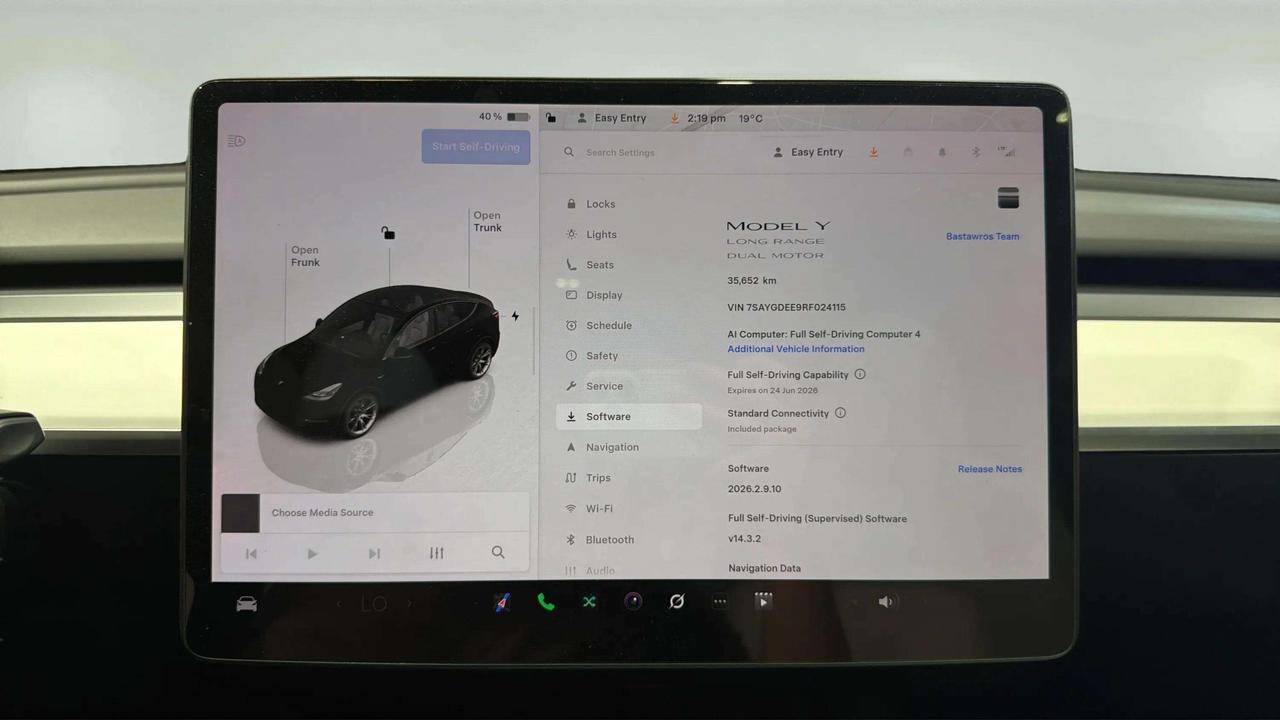 2024 Tesla Model Y LONG RANGE | CLEAN CARFAX |1 OWNER | GLASS ROOF | Photo