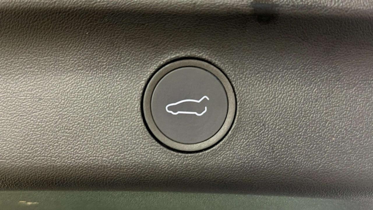 2024 Tesla Model Y LONG RANGE | CLEAN CARFAX |1 OWNER | GLASS ROOF | Photo