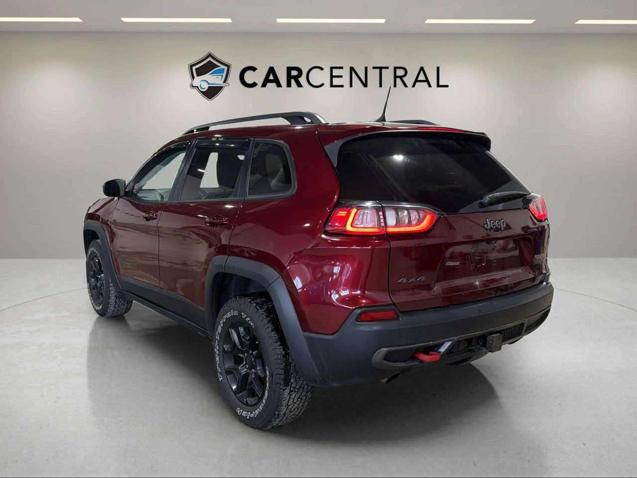 2019 Jeep Cherokee Trailhawk Photo