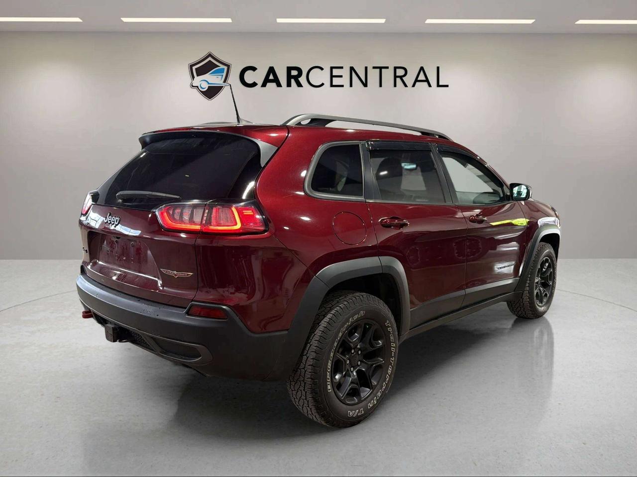 2019 Jeep Cherokee Trailhawk Photo