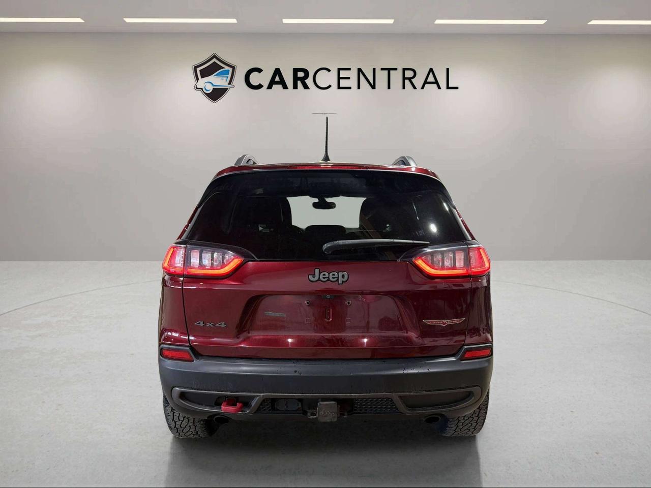 2019 Jeep Cherokee Trailhawk Photo