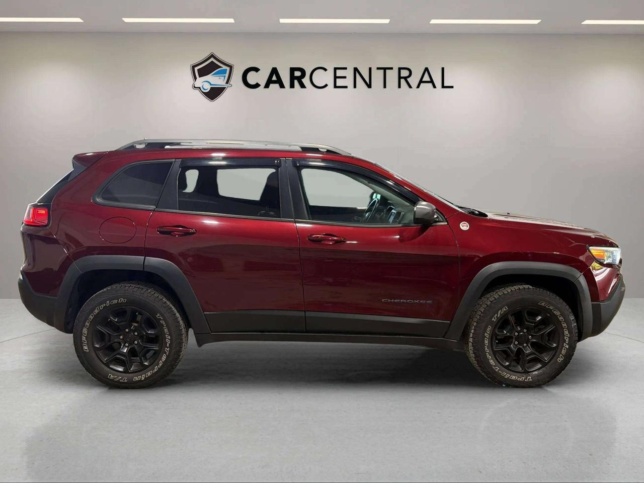 2019 Jeep Cherokee Trailhawk Photo