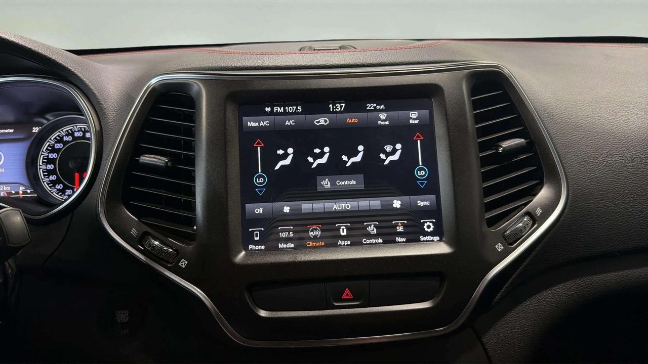 2019 Jeep Cherokee Trailhawk Photo