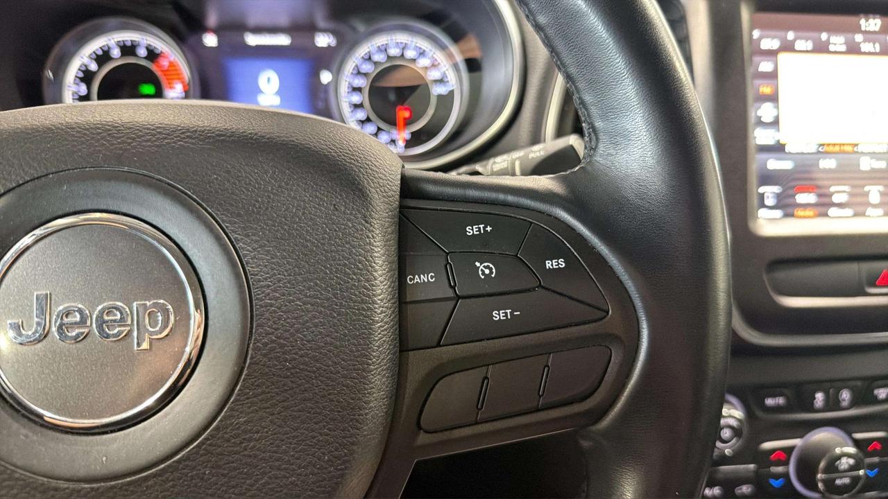 2019 Jeep Cherokee Trailhawk Photo