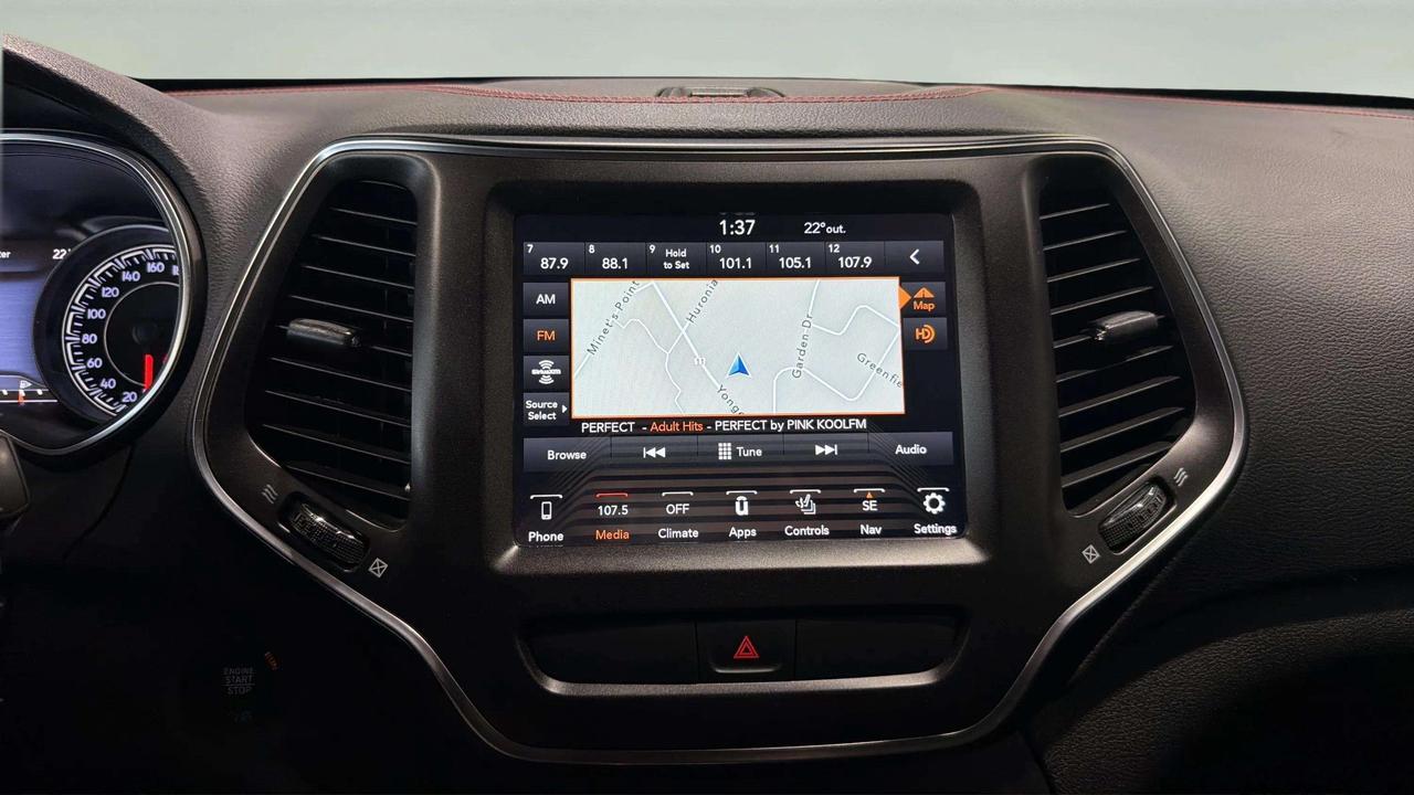 2019 Jeep Cherokee Trailhawk Photo
