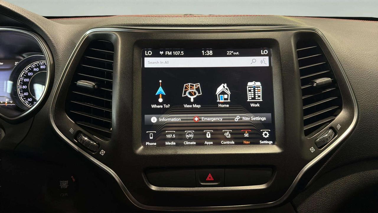 2019 Jeep Cherokee Trailhawk Photo