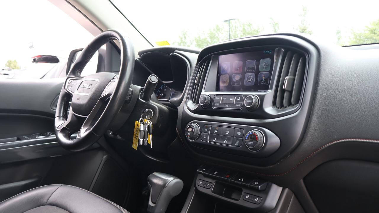 2017 GMC Canyon 4WD SLE | | Nav System | Photo