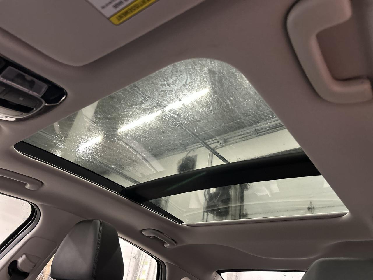 2025 Hyundai Sonata LEATHER | PANO ROOF | CARPLAY | REMOTE START | AWD Photo