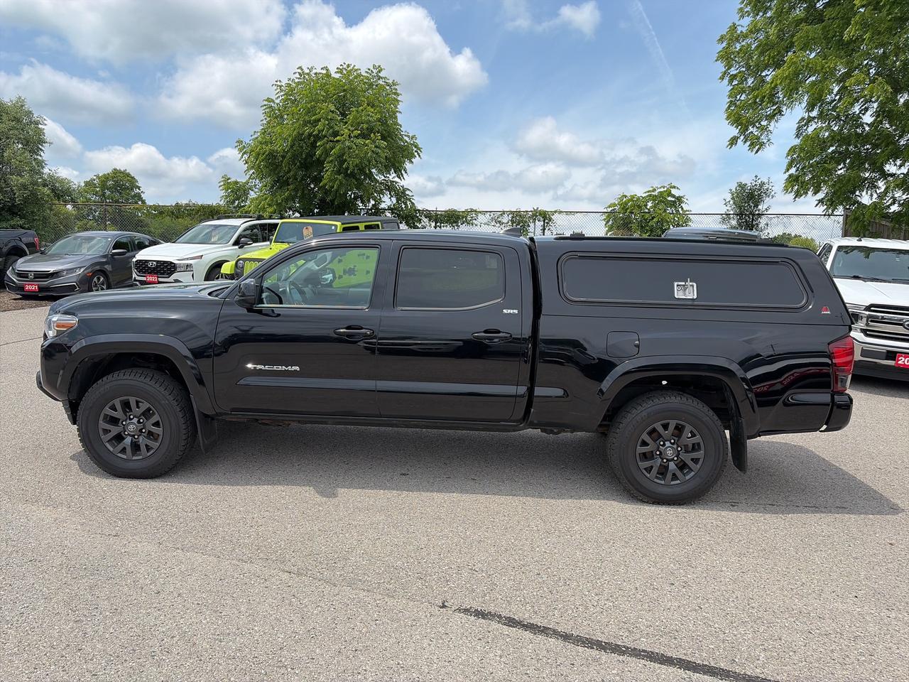 2022 Toyota Tacoma SR5, CLEAN CARFAX, 6' BOX, HEATED SEATS! Photo