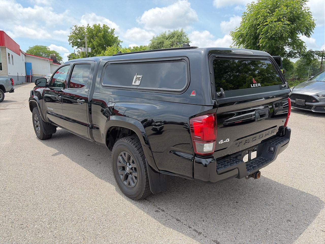 2022 Toyota Tacoma SR5, CLEAN CARFAX, 6' BOX, HEATED SEATS! Photo