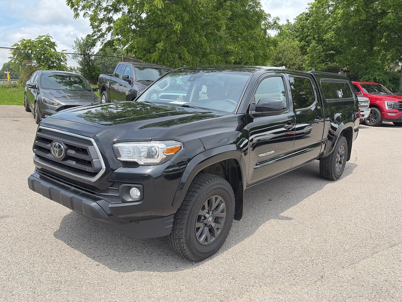 2022 Toyota Tacoma SR5, CLEAN CARFAX, 6' BOX, HEATED SEATS! Photo