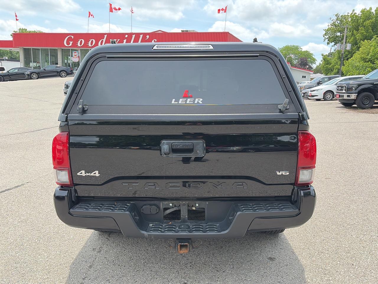2022 Toyota Tacoma SR5, CLEAN CARFAX, 6' BOX, HEATED SEATS! Photo