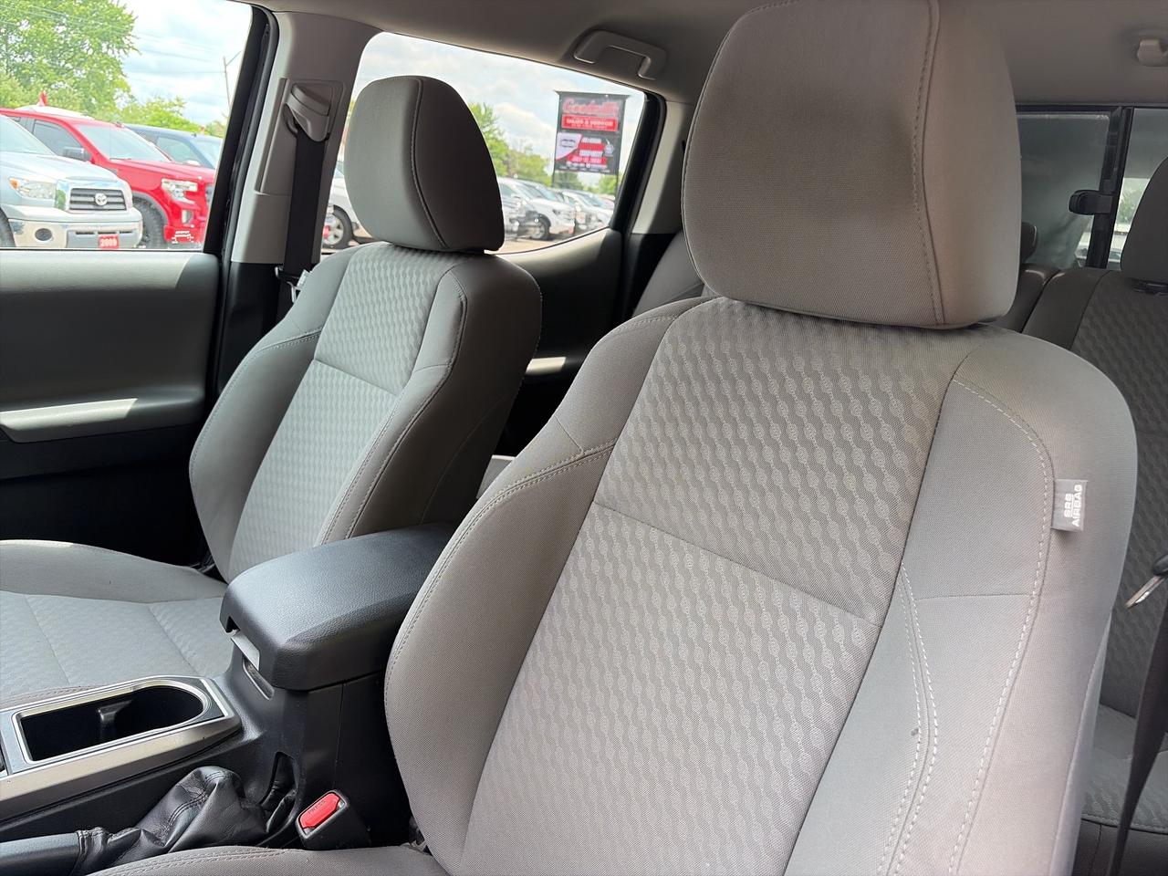 2022 Toyota Tacoma SR5, CLEAN CARFAX, 6' BOX, HEATED SEATS! Photo