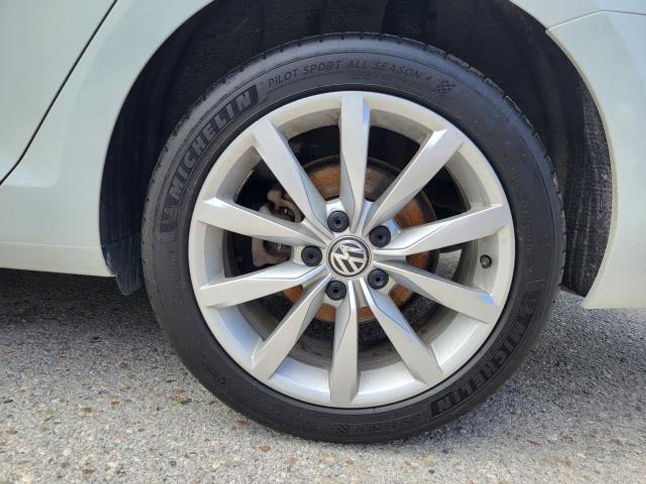 2019 Volkswagen Golf Sportwagen Highline 4motion Photo