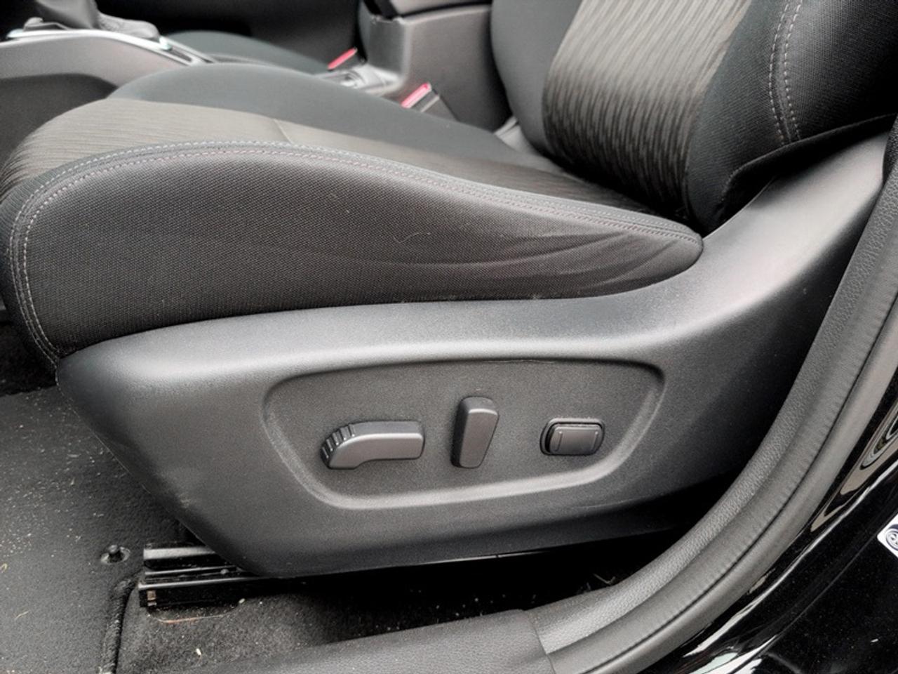2018 Nissan Rogue SV Photo