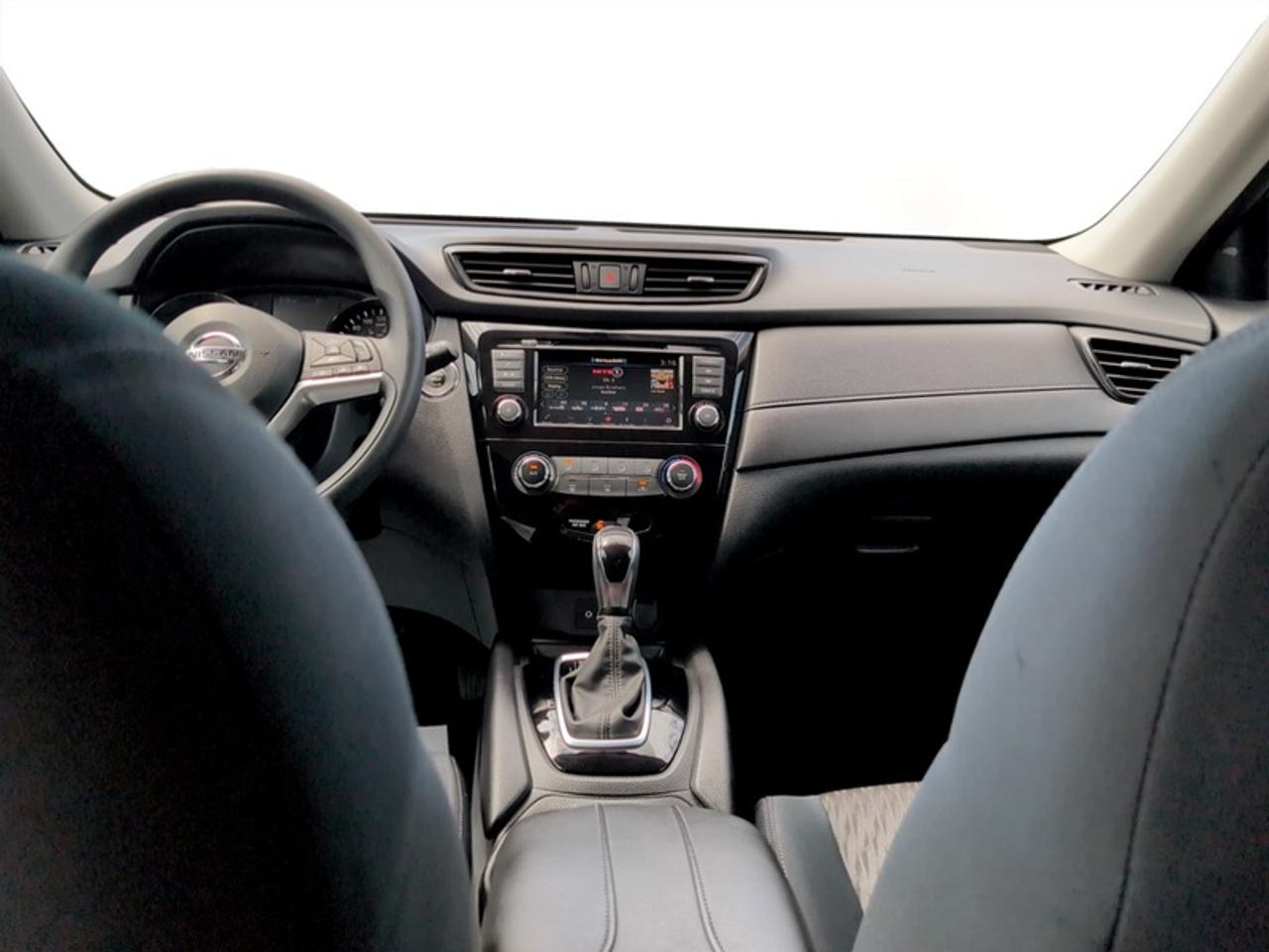 2018 Nissan Rogue SV  **LOW KMS - CLEAN CARFAX** Photo