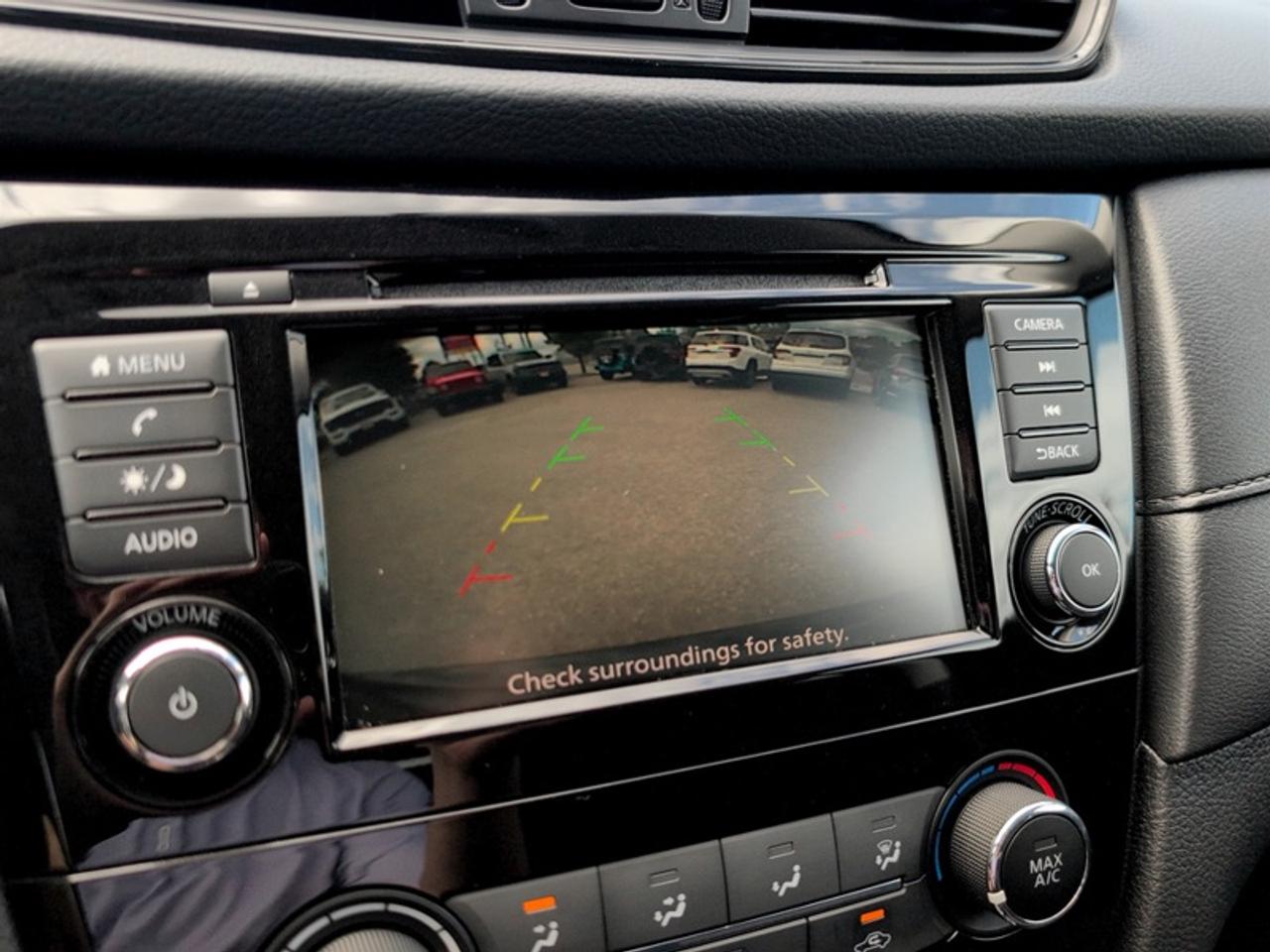 2018 Nissan Rogue SV  **LOW KMS - CLEAN CARFAX** Photo