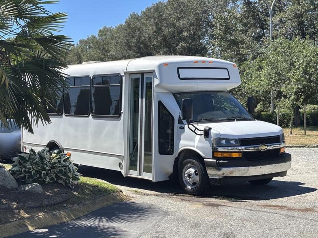 This 2020 Chevrolet Express G4500 bus is powered by a 6.0L V8 gasoline engine paired with an automatic transmission and rear-wheel drive. Configured to accommodate 22 passengers including the driver, this bus is well suited for shuttle, community transportation, employee transport, church groups, schools, and commercial fleet applications.

Features include air conditioning and heat, AM/FM radio, and overhead storage compartments for passenger belongings and small cargo. With an additional cargo capacity of approximately 525 lbs, this bus offers practical passenger transportation capability while retaining space for luggage, equipment, or supplies.

Finished in white with a gray cloth interior, this Chevrolet Express G4500 provides a versatile and dependable passenger transportation platform designed for a wide range of commercial and organizational uses. This item is currently OFFSITE. You must register an appointment with our office to schedule an offsite viewing. Appointments must be made a minimum of one business day in advance (and as defined by the days that Repo.com is open for business) before your appointment can be scheduled and confirmed. We may, at our own discretion, instead opt to transport smaller items to Repo.coms main yard for viewing purposes.  $49,850.00 plus $375 processing fee, $50,225.00 total payment obligation before taxes.   Listing report, warranty, contract commitment cancellation fee, financing available on approved credit (some limitations and exceptions may apply). All above specifications and information is considered to be accurate but is not guaranteed and no opinion or advice is given as to whether this item should be purchased. We do not allow test drives due to theft, fraud, acts of vandalism and undetectable impaired driving. Instead we provide the following benefits: Complimentary Warranty (with options to extend), Limited Money Back Satisfaction Guarantee on Fully Completed Contracts, Contract Commitment Cancellation, and an Open-Ended Sell-Back Option. Ask seller for details or call 604-522-REPO(7376) to confirm listing availability.