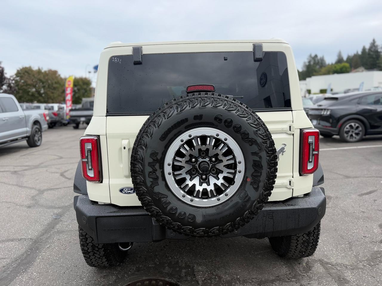 2026 Ford Bronco Outer Banks Photo3