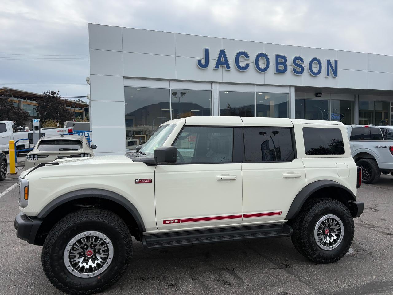 2026 Ford Bronco Outer Banks Photo1