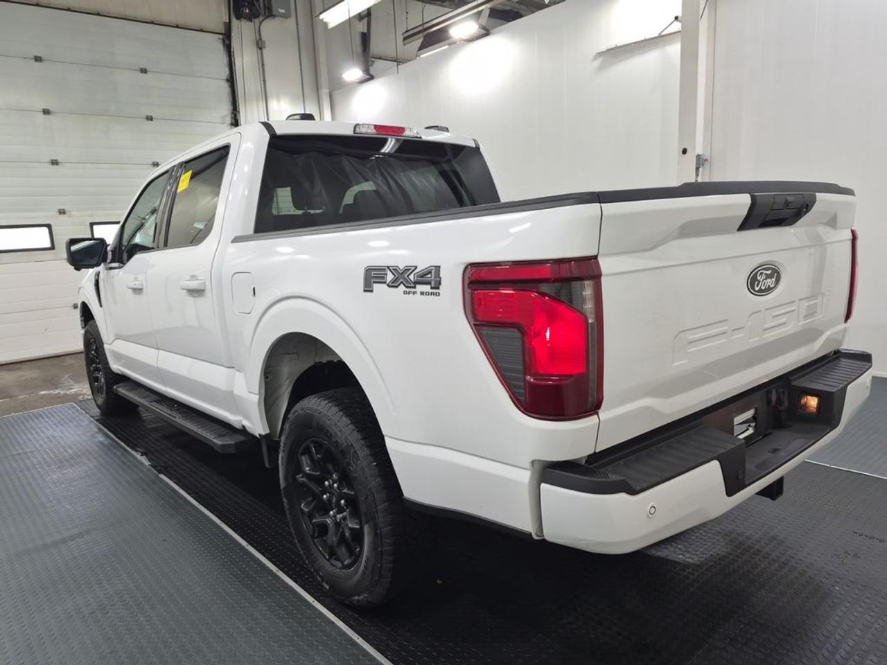 2024 Ford F-150 XLT Photo3