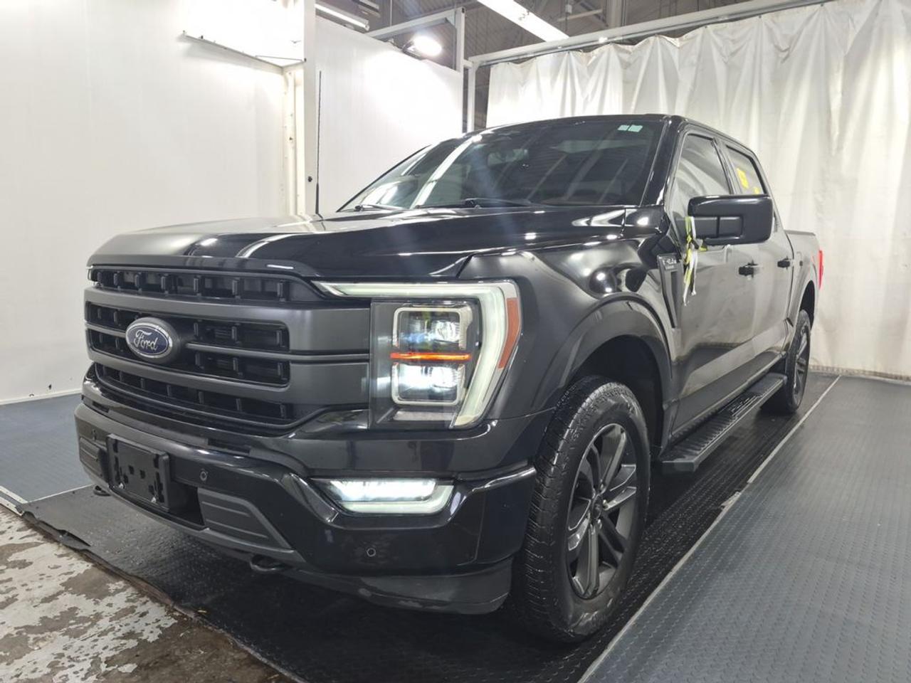 2023 Ford F-150 Lariat Photo0