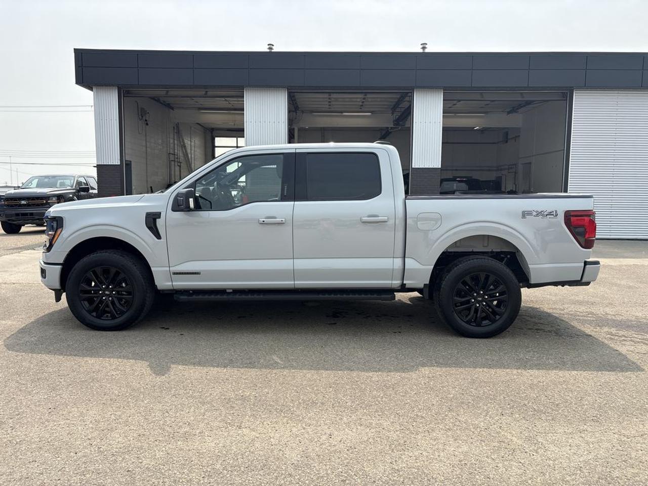 2024 Ford F-150 XLT Photo3