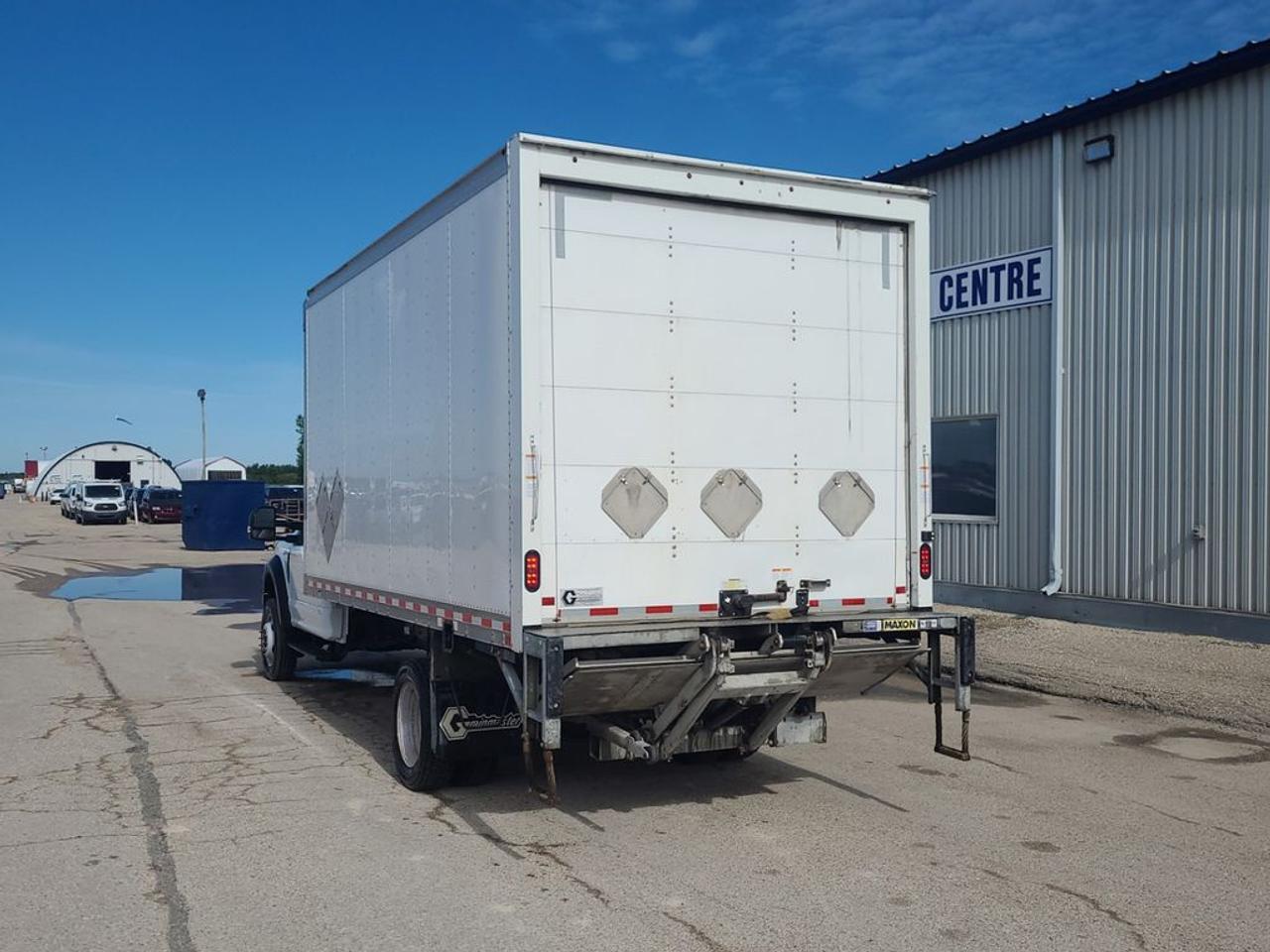 2022 Ford F-550 Super Duty DRW XL Photo3