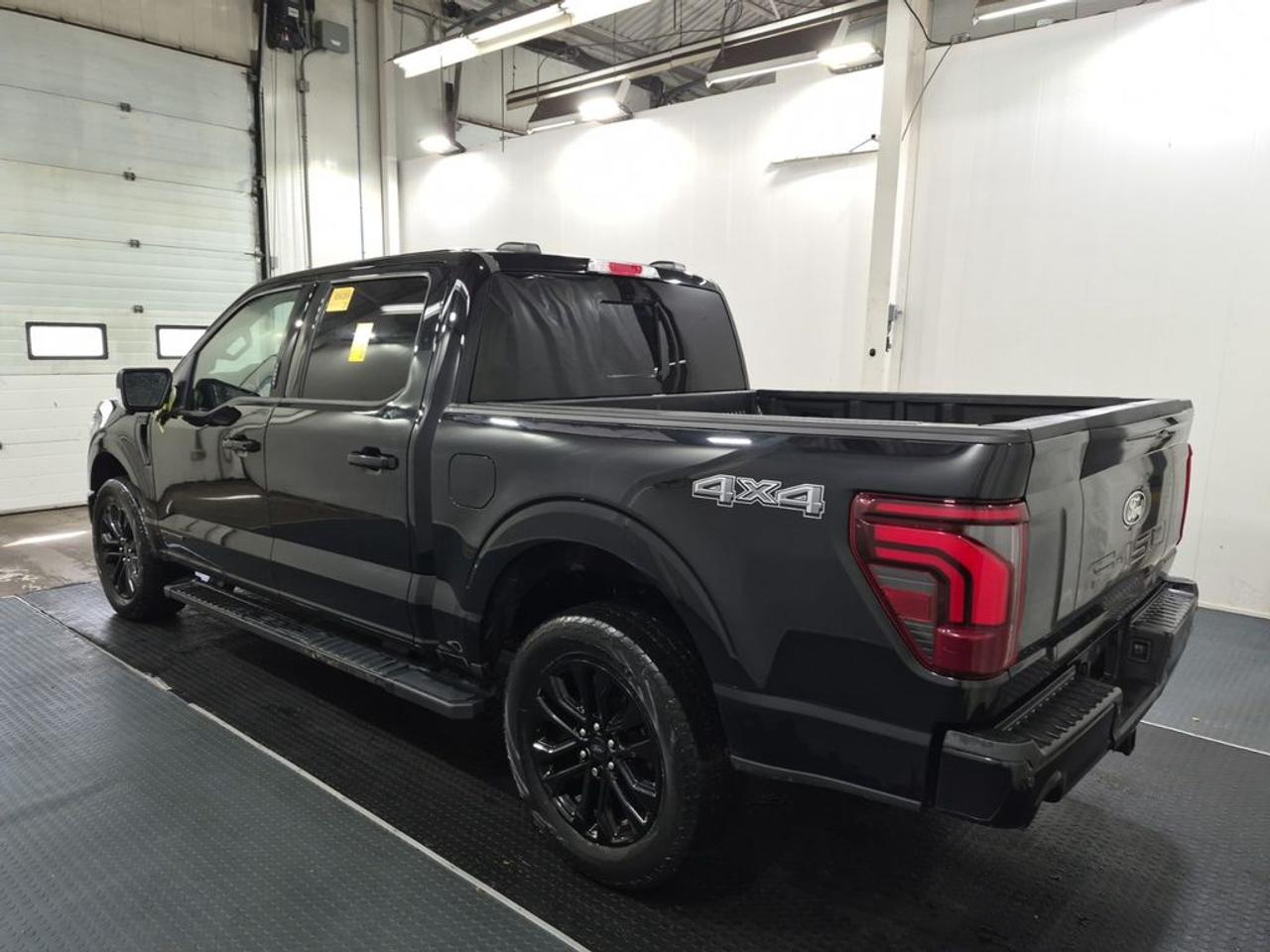 2024 Ford F-150 Lariat Photo3