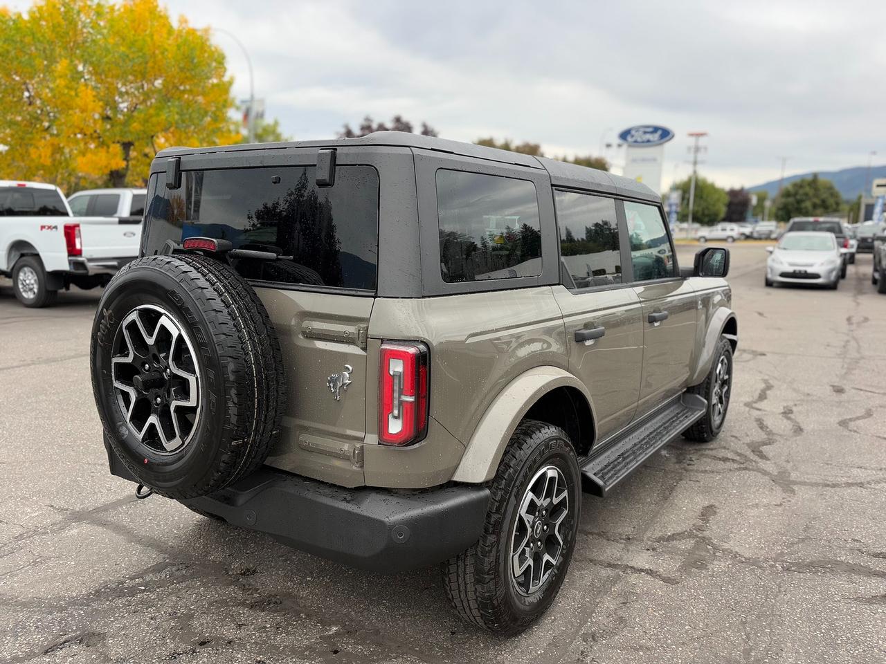 2026 Ford Bronco Outer Banks Photo4