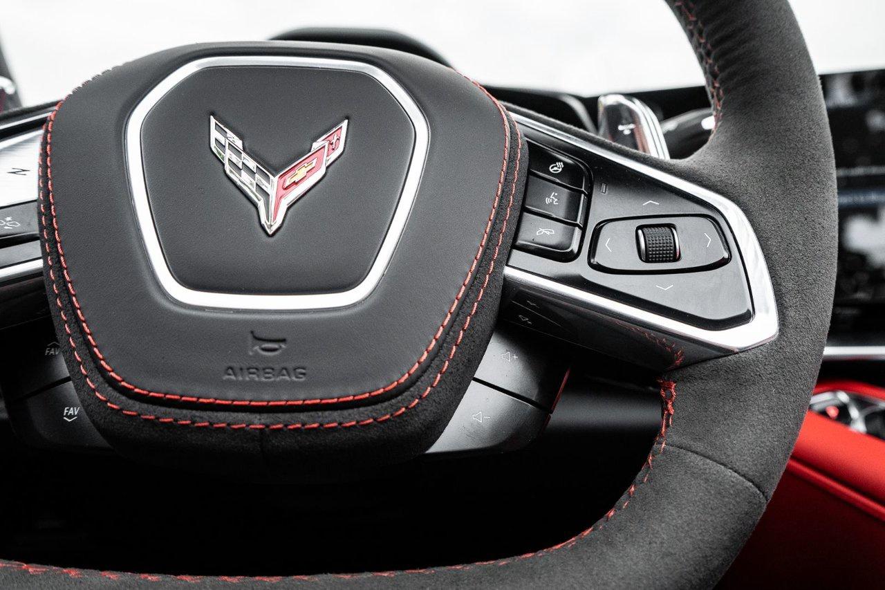 2025 Chevrolet Corvette STINGRAY 2LT CONVERTIBLE Photo