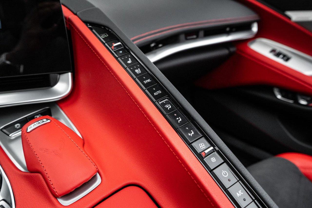 2025 Chevrolet Corvette STINGRAY 2LT CONVERTIBLE Photo