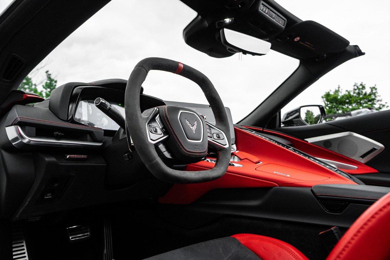 2025 Chevrolet Corvette STINGRAY 2LT CONVERTIBLE Photo