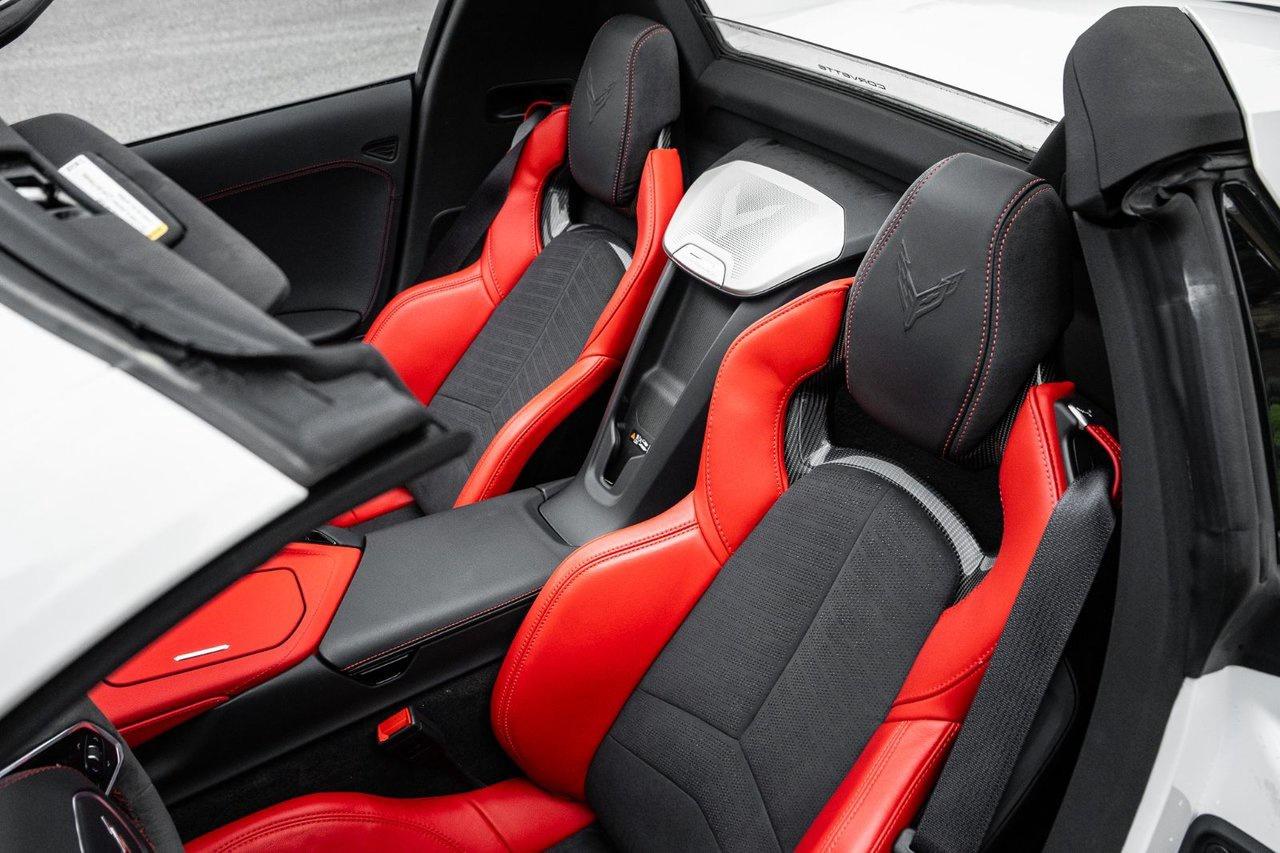 2025 Chevrolet Corvette STINGRAY 2LT CONVERTIBLE Photo