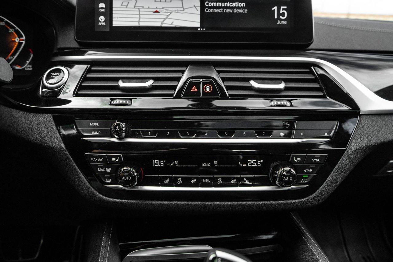 2022 BMW 5 Series 540i xDrive Photo