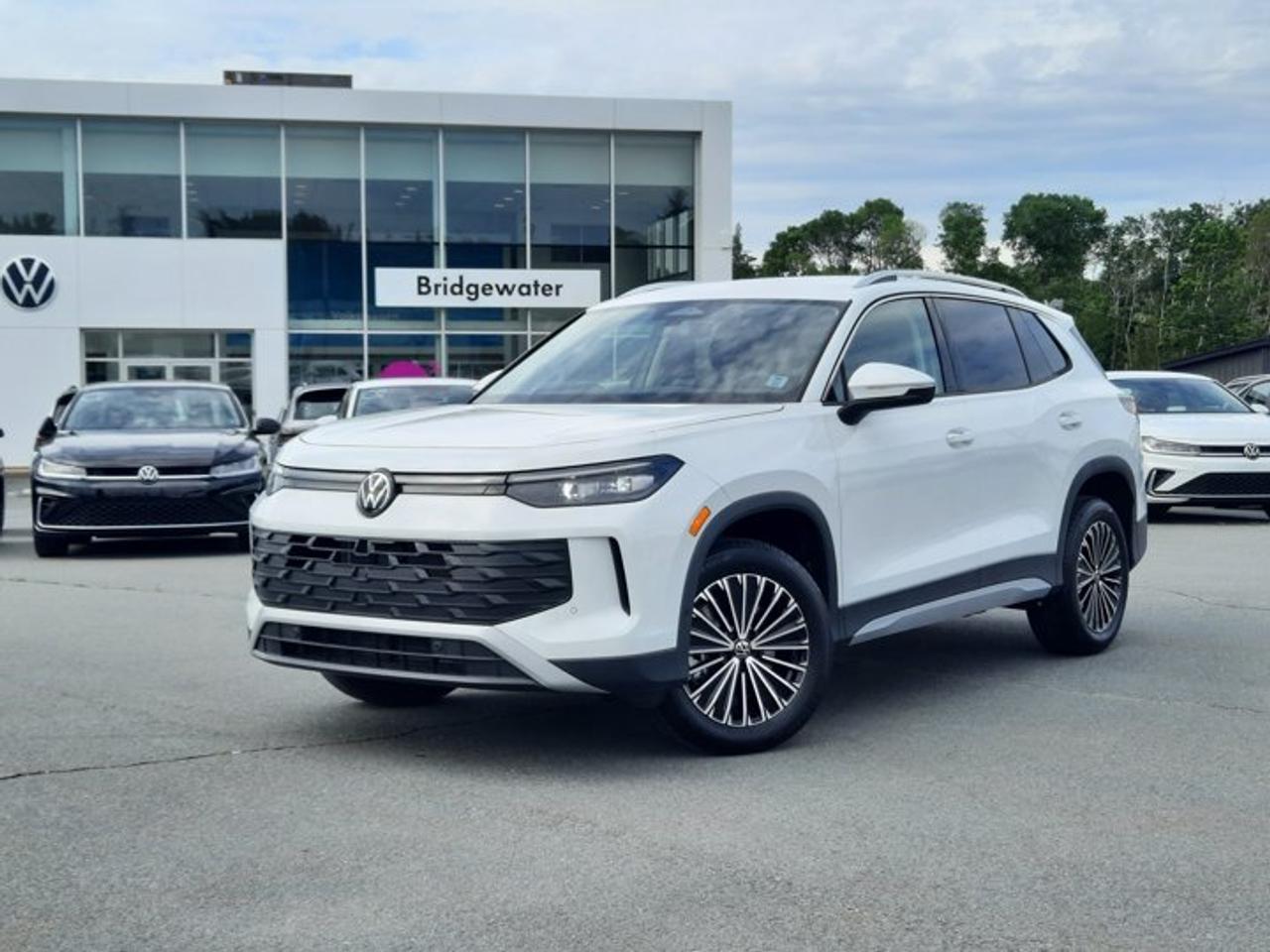 Small SUV 4WD, Comfortline 4MOTION, 8-Speed Automatic w/OD, Intercooled Turbo Regular Gasoline I-4 2.0 L/121