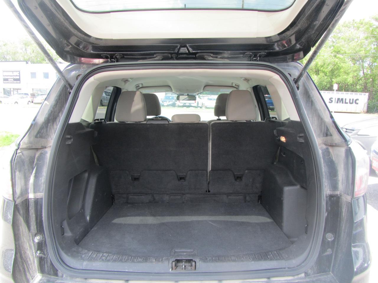 2017 Ford Escape SE FWD Photo
